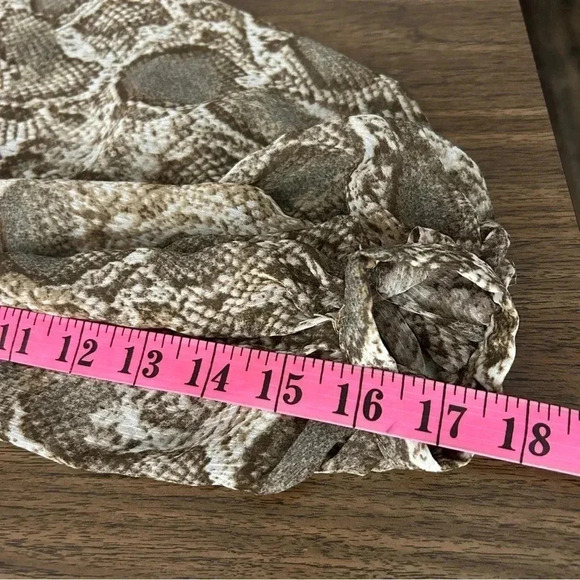 Mango Faux Amphibian Skin Flowy Blouse Size 2 - Picture 9 of 9